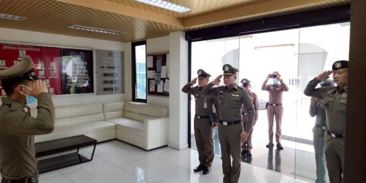 พล.ต.ต.ศิลปคมณ์ เอี่ยมวงศ์ รอง ผบช.ภ.1 ตรวจประเมินตามโครงการฯ ตามแผนและกรอบระยะเวลาที่ แฟลต ภ.จ.นนทบุรี และ แฟลต สภ.ชัยพฤกษ์ จ.นนทบุรี