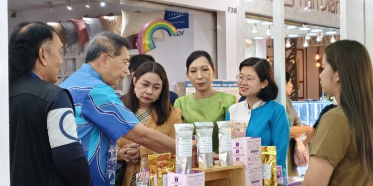 ชวน ชิม ช๊อป ในงาน “Green Local Market ตลาดสินค้าเกษตรดี วิถีชุมชน” ณ ศูนย์การค้าเจเจมอลล์ กรุงเทพฯ