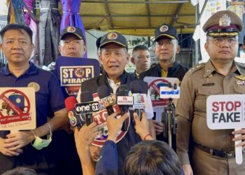 กอ.รมน. ผนึกกำลังหน่วยงานรัฐ–เขตบางเปิดปฏิบัติการ ‘พัฒน์พงษ์ปลอดปลอม’ ล้างภาพ Watch List
