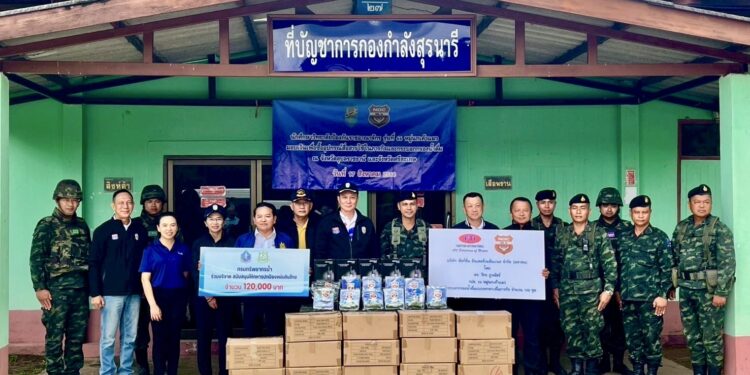 ”วปอ.66 หมู่นกเค้าแมว“ รวมพลังน้ำใจ หนุนกองกำลังสุรนารี ปกป้องผืนแผ่นดินไทย มอบเงิน-เครื่องมือสื่อสาร ย้ำชัด “แนวหลังไม่ทอดทิ้งแนวหน้า”