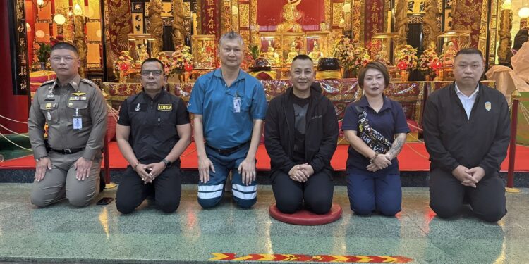 มูลนิธิป่อเต็กตึ๊งให้การต้อนรับ ผู้บัญชาการตำรวจแห่งชาติเข้าสักการะหลวงปู่ไต้ฮง และทำบุญชุดข้าวสาร เนื่องในงานประเพณีทิ้งกระจาด ประจำปี 2568 ณ มูลนิธิป่อเต็กตึ๊ง พลับพลาไชย กรุงเทพฯ