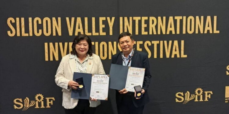 รศ.ดร.พีระศักดิ์ ฉายประสาท คว้า 2 เหรียญทอง 1 เหรียญเงิน จากเวทีสิ่งประดิษฐ์นานาชาติ SVIIF 2025 สหรัฐอเมริกา