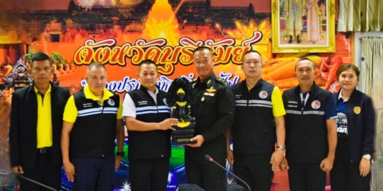 ”พลโทชนินทร์“ นำทีมกอ.รมน. ลงพื้นที่บุรีรัมย์ คุมเข้มชายแดนไทย–กัมพูชา ลุยปราบปรามอาชญากรรมข้ามชาติ