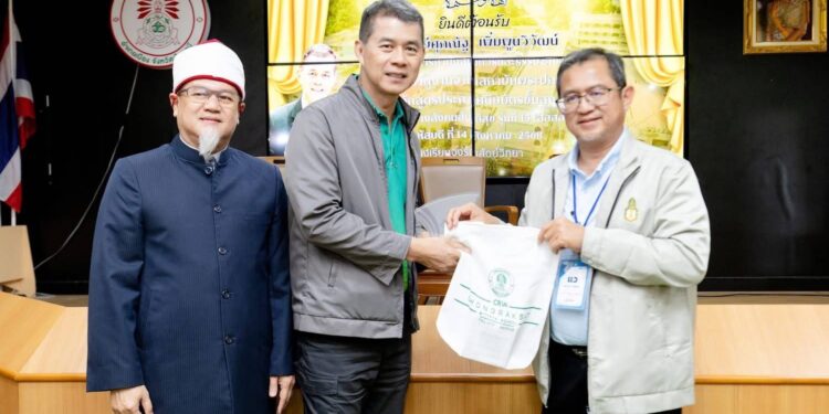 “4ส15” สถาบันพระปกเกล้า ลุยปัตตานี-ยะลา-นราธิวาส 4 วันเต็ม เปิดมุมมองสันติภาพชายแดนใต้ สร้างสัมพันธ์–แบ่งปันน้ำใจ เพื่อสังคมพหุวัฒนธรรมที่อยู่ร่วมกันอย่างสันติสุข