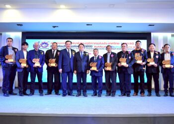 ดร.ฉลาด ขามช่วง รองประธานสภาผู้แทนราษฎรคนที่ 2 ร่วมแสดงความยินดีในโอกาส ครบรอบ 60 ปี สมาคมหนังสือพิมพ์ส่วนภูมิภาคแห่งประเทศไทย