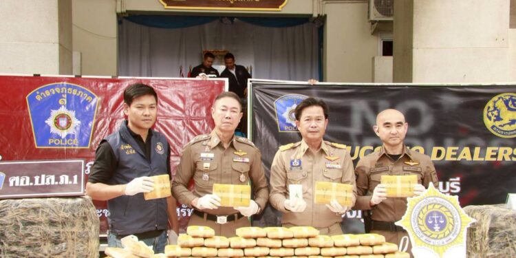 สภ.บางบัวทอง บช.ภ.1 ร่วมแถลงข่าวผลการจับกุมยาเสพติดรายสำคัญ ยาบ้า 3,200,00 เม็ด