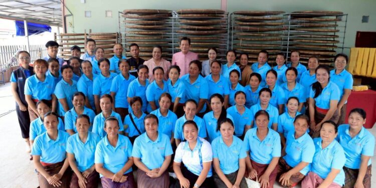 กรมหม่อนไหม หนุน “กลุ่มต้นหม่อนซิลล์” บ้านหัวตะพาน พุทไธสง สร้าง “บุรีรัมย์โมเดล“ ยกระดับคุณค่าผ้าไหมไทย