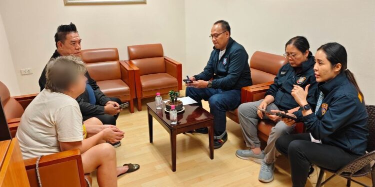 สตม.ส่ง รัสเซียโชว์ร่วมรักบนร่อนภูเก็ต ดำเนินคดี พร้อมเพิกถอนวีซ่า ขึ้นแบล็กลิสต์ เนรเทศพ้นไทย