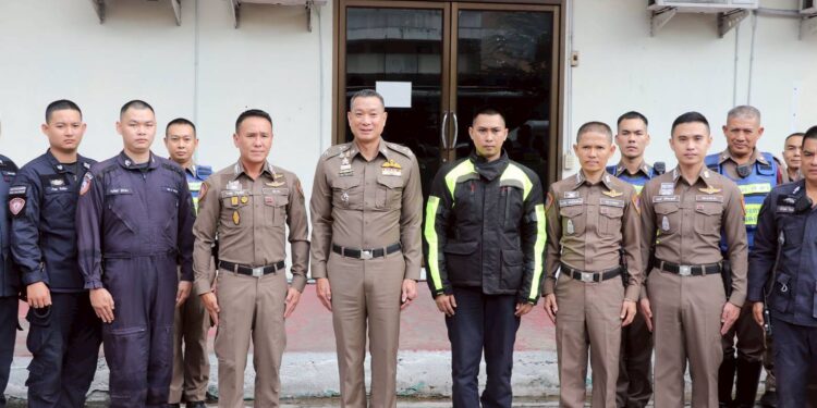 ผบ.ตร.ตรวจเยี่ยมตำรวจจราจรโครงการพระราชดำริ ชื่นชมทุกนายทำหน้าที่ด้วยดีตลอดมา