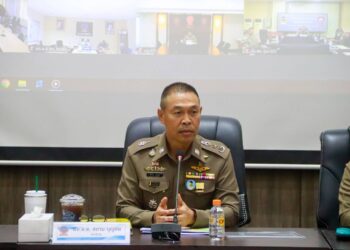 ผบช.น.- ผบก.น.1 สั่งตรวจสอบเหตุสามี-ภรรยา ทะเลาะกัน ไล่เคาะ-ถีบห้องเพื่อนบ้านคอนโดย่านดินแดง ทำหนุ่มอินฟลูฯ ผวา แจ้งความดำเนินคดี