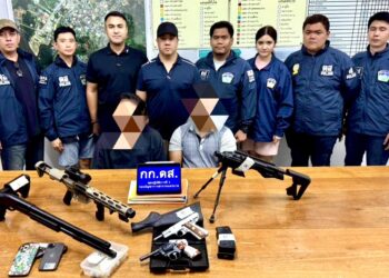 “ดส.“ บุกจับคาลานวัด หนุ่มแกลงซุกอาวุธปืนเถื่อน–ลูกซอง–กระสุนครบมือ