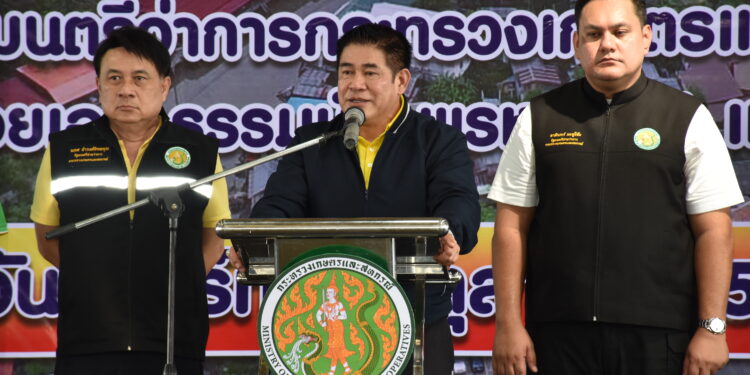 “รมว.ธรรมนัส” ลงพื้นที่สมุทรสงคราม ติดตามภารกิจกรมประมง กำจัดปลาหมอคางดำ–ถอนเรือประมงจากระบบ สร้างสมดุลทรัพยากรทะเลอย่างยั่งยืน