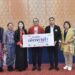 คาราวาน “อีสานสัญจรฯ” เคลื่อนขบวนส่งมอบกำลังใจและสิ่งของบริจาค เยียวยาผู้ประสบภัยชายแดนศรีสะเกษ-สุรินทร์