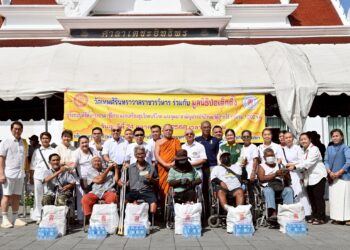วัดเทพศิรินทราวาสราชวรวิหาร ร่วมกับ มูลนิธิป่อเต็กตึ๊ง จัดพิธีทิ้งกระจาด (ซิโกว) แจกเครื่องอุปโภคบริโภคและชุดยาสามัญประจำบ้านแก่ผู้ยากไร้ รวม 1,000 ชุด รวมมูลค่ากว่า 1.6 แสนบาท ณ วัดเทพศิรินทราวาสราชวรวิหาร เขตป้อมปราบศัตรูพ่าย กรุงเทพฯ