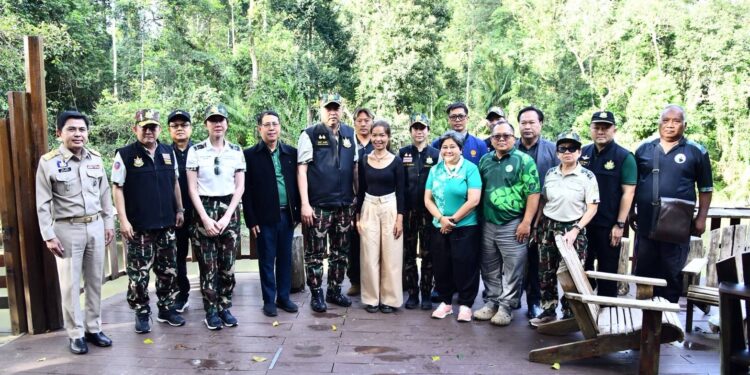 “รมว.สุชาติ” ร่วมหารือภาคธุรกิจท่องเที่ยวและเครือข่ายอนุรักษ์เขาใหญ่ เร่งสร้างความร่วมมือแก้ปัญหาสัตว์ป่าออกนอกพื้นที่อย่างเป็นระบบ