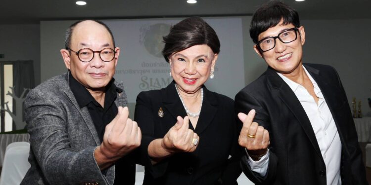 MV TV จับมือ บริษัท 888 ร่ำรวย เปิดตัวซีรี่ส์ ป่าหลอนแดนนรก พร้อมจัดประกวดเดินแบบสยามแฟชั่นไทยประยุกต์ รัชกาลที่ 6 เฟ้นหานักเดินแบบและดารารุ่นใหม่ สร้างสีสันแห่งวงการบันเทิง ณ.สยามวิลล่าสุวรรณภูมิ