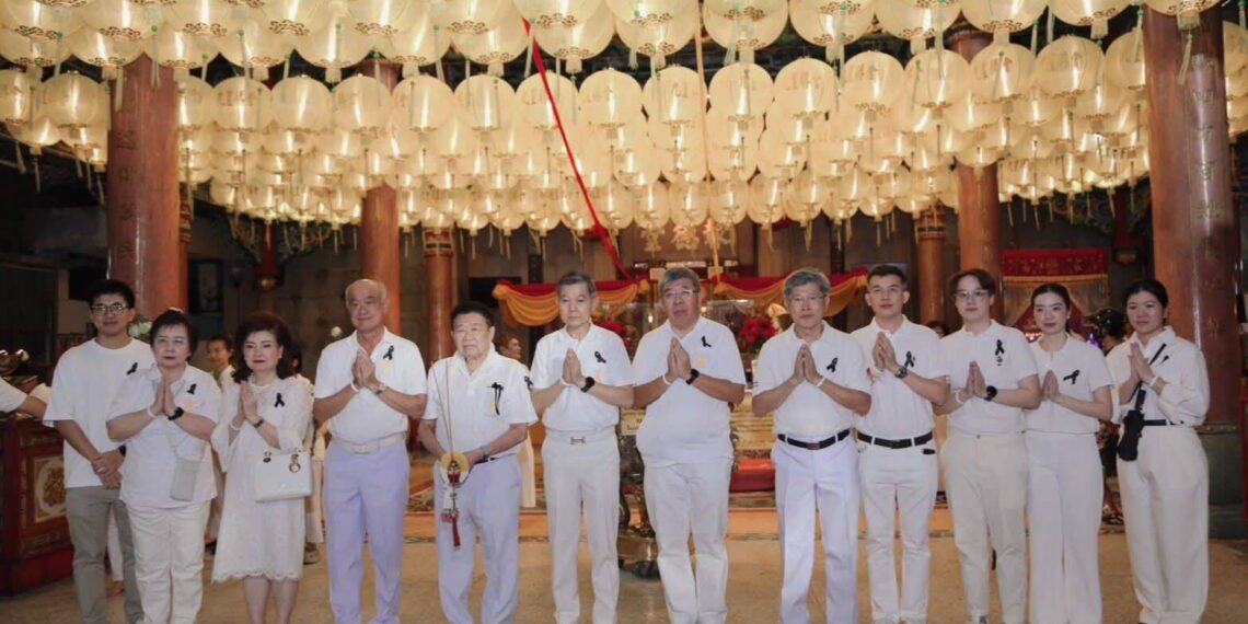 มูลนิธิป่อเต็กตึ๊ง รวมพลังผู้มีจิตศรัทธานับพัน จัดพิธีเวียนธูปศักดิ์สิทธิ์ เนื่องในเทศกาลกินเจ ประจำปี 2568