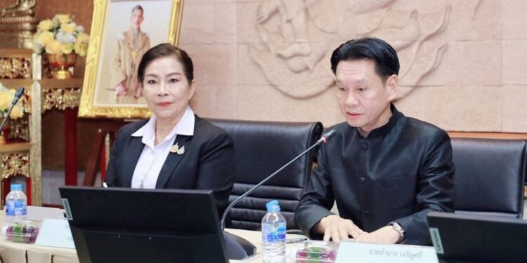 กมธ.วุฒิสภา ลุยชลบุรี! เปิดปมทิ้งกากพิษ– จี้รัฐฟันเจ้าหน้าที่เอี่ยวทุจริต เร่งสร้างธรรมาภิบาลโปร่งใส