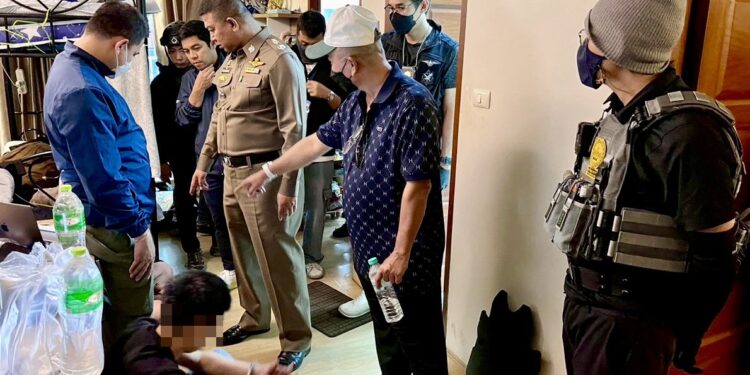 แจ็กพอตแตก! บุกค้นยานรก กลับเจอรังจีนเทา เปิดเว็บพนัน–ปั่นสล็อตข้ามชาติกลางห้วยขวาง