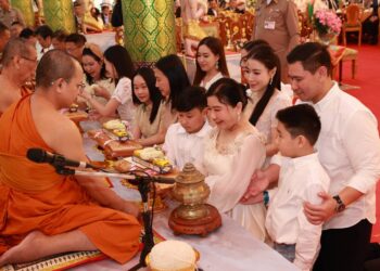 ชื่นมื่น–เปี่ยมสิริมงคล! มกธ.จัดพิธีทำบุญและสักการะสิ่งศักดิ์สิทธิ์ เนื่องในวันคล้ายวันเกิด “ศ.ดร.บังอร” โดยมี “ดร.เอก์” นายกสมาคมผู้สื่อข่าวต้านคอรัปชั่น ร่วมอวยพรอย่างอบอุ่น