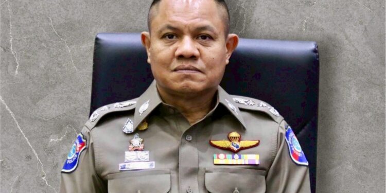 “บิ๊กเผือก” ผบช.ทท. กำชับภารกิจเร่งด่วน นำสิ่งของอุปโภค บริโภคมอบแก่ผู้ประสบอุทกภัยในพื้นที่ จ.สงขลา