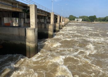 ชป.ทยอยปรับลดน้ำเจ้าพระยา ภาคใต้ฝนลดลง เร่งระบายน้ำคลี่คลายสถานการณ์