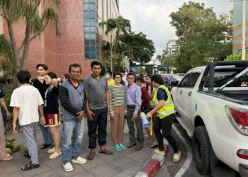 ขบวนเสบียงทะลวงวิกฤต! สงขลายิ้มทั้งจังหวัด น้ำใจจากสมุทรสาครหลั่งไหลช่วยผู้ประสบภัย