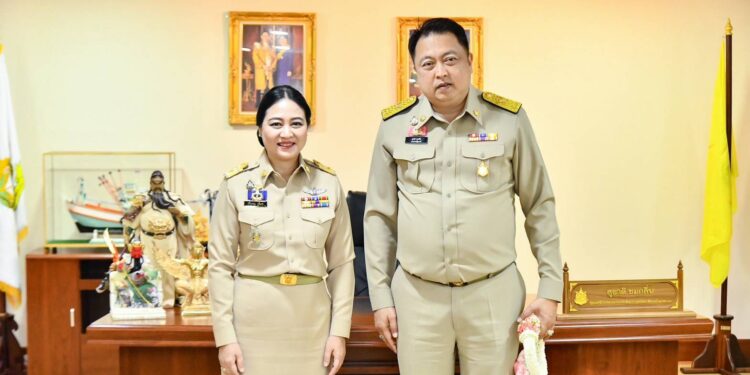 “ดร.รวีวรรณ” เข้ารับตำแหน่ง ปลัด ทส. วันแรก สักการะสิ่งศักดิ์สิทธิ์ ผู้บริหาร – เจ้าหน้าที่ต้อนรับอบอุ่น ย้ำหลักการทำงาน “โปร่งใส เป็นธรรม ใช้ข้อมูลเชิงประจักษ์ คำนึงถึงประชาชนเป็นสำคัญ”