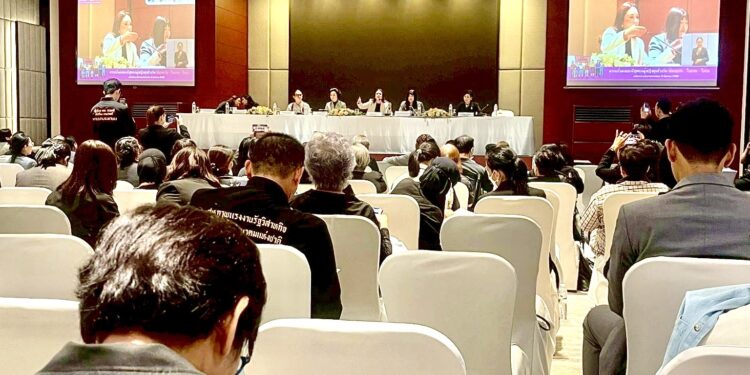 เวทีสตรีลุกฮือ! จี้รัฐ–พรรคการเมือง ปลดล็อกสวัสดิการ “ผู้หญิงต้องปลอดภัย–ไม่แบก–ไม่จม”