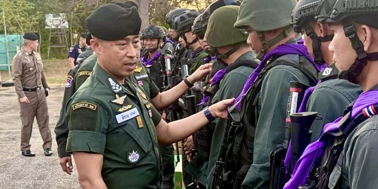 รอง ผบ.ตร. ลุยแนวรบชายแดน! ปลอบขวัญกำลังพล “ตชด.–ทหาร” ย้ำพร้อมปกป้องอธิปไตยไทยเต็มกำลัง