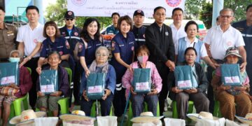 มูลนิธิป่อเต็กตึ๊ง ทุ่มงบกว่า 26.2 ล้านบาท ส่งต่อธารน้ำใจ ต้านภัยหนาว ลงพื้นที่แจกจ่ายผ้าห่มพร้อมเครื่องอุปโภคบริโภค บรรเทาทุกข์ผู้ประสบภัยหนาวในถิ่นทุรกันดารรวม 4 ภาค เพื่อถวายเป็นพระราชกุศลแด่สมเด็จพระนางเจ้าสิริกิติ์ พระบรมราชินีนาถ พระบรมราชชนนีพันปีหลวง