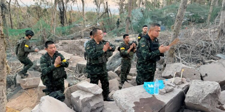 คืนอธิปไตยไทย! “พลโท บุญสิน” ผู้แทน ผบ.ทบ. ตรวจแนวรบปราสาทตาควาย-เนิน 350 เชิดชูเกียรติทหารกล้า ยึดคืนพื้นที่สำเร็จ!