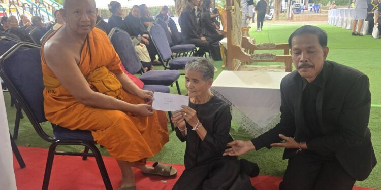 แผ่นดินไม่ลืมชื่อ “จ่าเริง” หลวงพ่อศรี วัดป่าสนวล ร่วมไว้อาลัยวีรชนผู้พลีชีพ “เนิน 350” เลือดทหารหลั่งเพื่อธงไตรรงค์