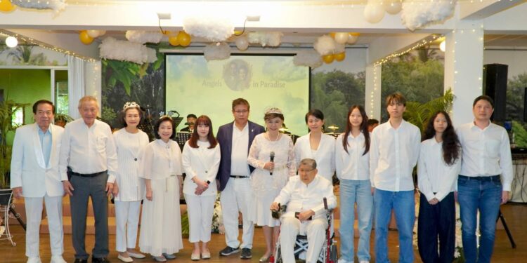 อลังการงานปีใหม่ “Angels in Paradise” ปีที่ 18 รวมพลังมิตรภาพสายสังคม–ธุรกิจ ใต้ร่มพระบารมี น้อมเสด็จสู่สวรรคาลัย