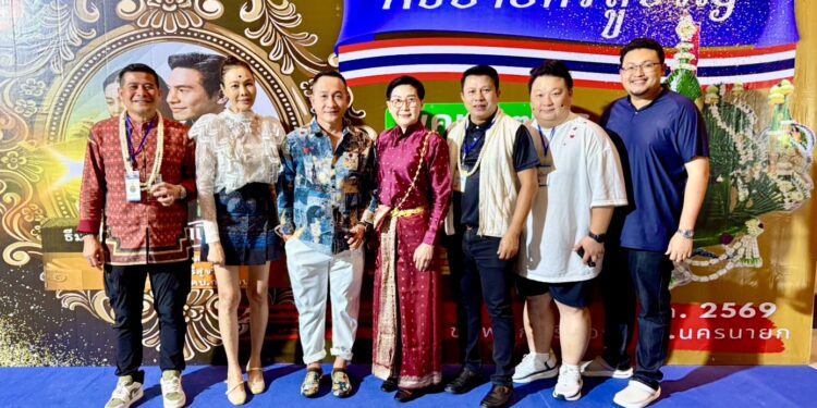 จากหอสูงสู่โคกหนองนา! กอ.รมน. นำผู้นำแนวหน้า พคบ.17 ลงสนามจริง ทดสอบใจเชื่อมกองทัพ รับมือภัยความมั่นคง