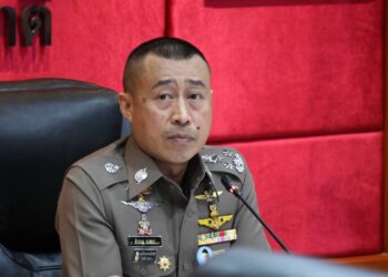 ด่านจราจรไม่ใช่แค่เป่าเมา!ผอ.ศจร.ตร. ชื่นชม จราจร สน.วังทองหลาง สกัดปืน–ยาเสพติด ก่อนถึงมืออาชญากร