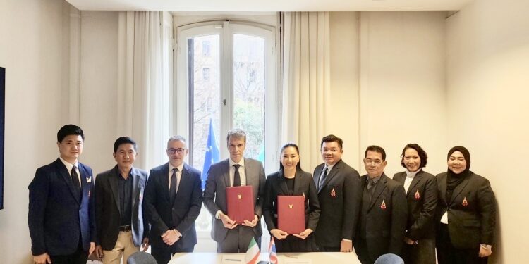 สร้างบัณฑิตแฟชั่นยุคใหม่ SSRU ลงนามพันธมิตรอิตาลี IIFM เปิดประสบการณ์เรียนรู้แบรนด์ชั้นนำโลก