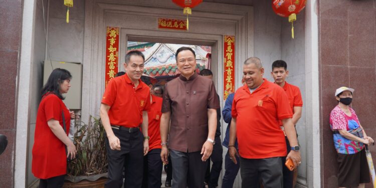 มูลนิธิป่อเต็กตึ๊ง ให้การต้อนรับนายอนุทิน ชาญวีรกูล รักษาการนายกรัฐมนตรี พร้อมคณะ เข้าสักการะหลวงปู่ไต้ฮง เนื่องในเทศกาลตรุษจีน ประจำปี 2569 ณ ศาลเจ้าไต้ฮงกง มูลนิธิป่อเต็กตึ๊ง พลับพลาไชย