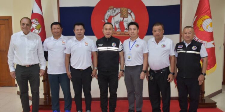 ถอดบทเรียนแนวหน้า! “ธนาธิป” นำ พคบ.17 ศึกษาภารกิจชายแดนจันทบุรี เกาะติดโครงการรั้วไทย–กัมพูชา