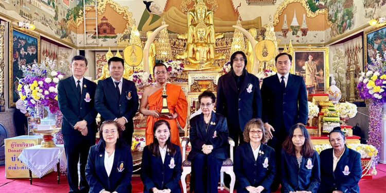 ธรรมะทลายกำแพงหน้าจอ! ‘เจ้าคุณน้อย’ พระนักสื่อสาร Gen-Z ผงาดคว้า ‘เทพทอง’จากอารามสู่ TikTok เปลี่ยน ‘คำสอน’ เป็น ‘คำตอบ’ ปลุกศรัทธาดิจิทัลกระหึ่มเมือง