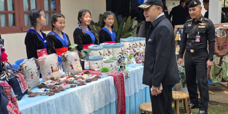 บุกดอยแก้จน! กอ.รมน.บุกชายแดนภูชี้ฟ้า ปลุกอาชีพ–ปั้นรายได้ สร้าง ‘ความมั่นคงที่จับต้องได้