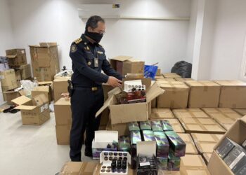 ทลาย “โรงงานผีจีน” กลางบางบ่อ! ลอบปั้นเอโทมิเดต ป้อนบุหรี่ซอมบี้ – ยึดเคมีมหึมา 11.9 ตัน สะเทือนเครือข่าย 3 ชาติ