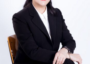 กนกกิตติกา กฤตย์วุฒิกร ผู้อำนวยการภูมิภาคภาคตะวันออก การท่องเที่ยวแห่งประเทศไทย ควงแขนพันธมิตรสนามกอล์ฟชั้นนำของภาคตะวันออก จัดงานแถลงข่าวการแข่งขันกอล์ฟรายการ “สีสันตะวันออก กอล์ฟ พาราไดซ์ – Color Of The East Golf Paradise 2026”