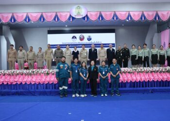 มูลนิธิป่อเต็กตึ๊ง สนับสนุนค่าพาหนะ และสิ่งของ ให้แก่ ผู้รับขาเทียม ช่างและอาสาสมัคร ในโครงการออกหน่วยทำขาเทียม พระราชทานเคลื่อนที่ ครั้งที่ 177 จังหวัดอุบลราชธานี