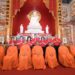 มูลนิธิป่อเต็กตึ๊ง จัดพิธีสวดเจริญพระพุทธมนต์ “ฉลองบรรลุธรรมหลวงปู่ไต้ฮง (ไต้ฮงกง) ” ในวันมหามงคลปฐมฤกษ์ 25 พฤษภาคม 69 เปิด “ศาลเจ้าไต้ฮงกงหยกขาว เฉลิมพระเกียรติ 72 พรรษา” อย่างเป็นทางการ โดยมีสาธุชนร่วมพิธีศักดิ์สิทธิ์อย่างคับคั่ง ณ ศาลเจ้าไต้ฮงกงหยกขาวฯ ถนนเจริญราษฎร์ เขตสาทร กรุงเทพมหานคร