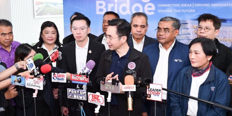 “ยศชนัน” รองนายกรัฐมนตรีและรมว.อว. เป็นประธาน ในการลงนาม MOU วช.และมอ. เพื่อการอนุรักษ์และฟื้นฟูแนวปะการังอย่างยั่งยืนด้วยวิจัยและนวัตกรรม ระหว่างการตรวจเยี่ยม “การขับเคลื่อนผลงานวิจัยนวัตกรรมเพื่อการยกระดับเศรษฐกิจฐานราก”