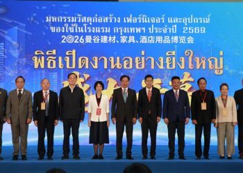 นายพงศ์เทพ เทพกาญจนา อดีตรองนายกรัฐมนตรี เป็นประธานเปิดงาน “มหกรรมวัสดุก่อสร้าง เฟอร์นิเจอร์ และอุปกรณ์ของใช้ในโรงแรม กรุงเทพฯ ประจำปี 2569” ที่ HALL 7 ศูนย์แสดงสินค้าและการประชุมอิมแพ็ค เมืองทองธานี ท่ามกลางนักธุรกิจไทย-จีน และประชาชนที่สนใจ เข้าร่วมงานเป็นจำนวนมาก
