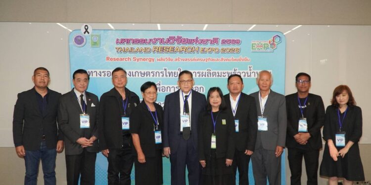 ศูนย์รวมผู้เชี่ยวชาญด้านเทคโนโลยีหลังการเก็บเกี่ยวและแปรรูปผลไม้ วช. จัดเสวนา “ ทางรอดของเกษตรกรไทยในการผลิตมะพร้าวน้ำหอมเพื่อการส่งออก ” ในงาน Thailand Research Expo 2026