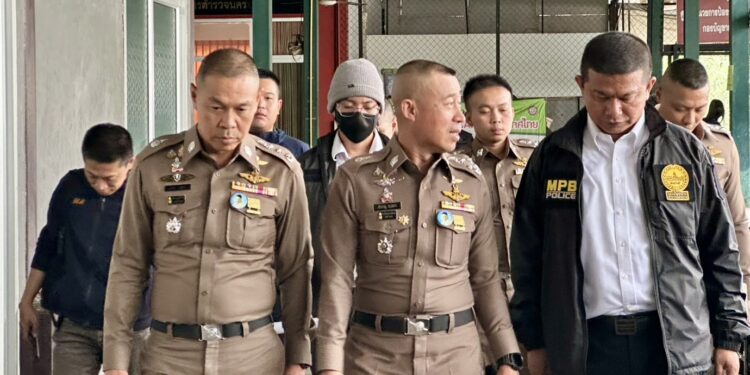 ตำรวจนครบาลแกะรอยรถส่งพัสดุถึงคอนโดแอร์โฮสเตส รวบคนขับคดีเก่าค้ายา ด้าน ผบ.ตร. สั่งล่าตัวบงการผู้บงการ