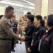 “รองจ๋อ” ปลุกพลังครูตำรวจ D.A.R.E. สกัดยาเสพติดถึงห้องเรียน ย้ำ “1 คนต้องสร้างอีก 50 คน” ทำด้วยใจ ยาเสพติดต้องลด!
